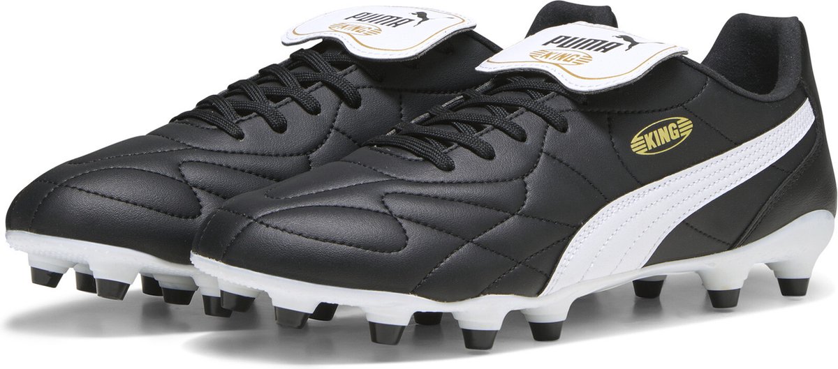 Zwarte PUMA KING TOP FG/AG voetbalschoenen met witte en gouden accenten, maat 41, retro design met omgeslagen tong.