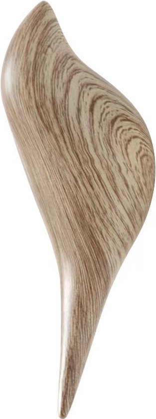 Houten wandhaak met een druppel- of veerachtige vorm, met een zichtbaar houtnerf patroon.