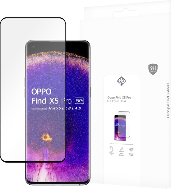 De OPPO Find X5 Pro met een paarse en oranje abstracte achtergrond, met een grijze screenprotector ernaast.