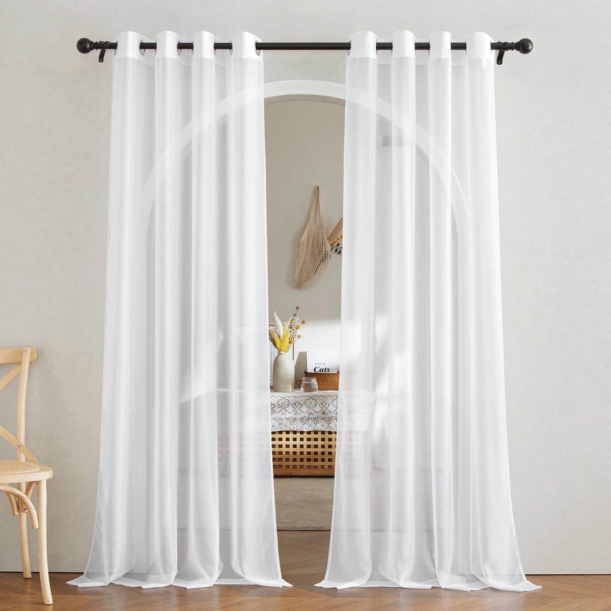 Floraweg Sheer Voile 45gsm,Gordijnen met Oogjes Semi-Transparant Look Gordijn Transparant Luchtig Transparant Raamgordijn Decoratief Gordijn voor Slaapkamer Woonkamer, 1 stuk,(Wit, 140 B x 225 H cm )