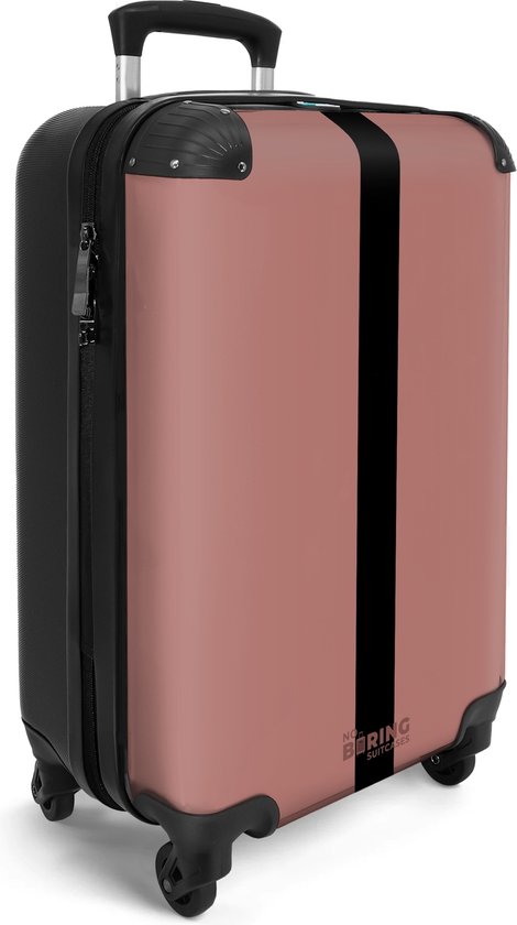 Roze koffer met zwarte verticale streep, TSA-cijferslot en zwarte wieltjes.