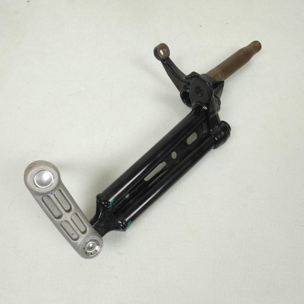Fourche bras de direction droit pour scooter Piaggio 400 MP3 6504255 Neuf