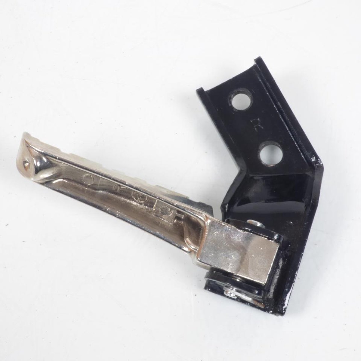 Platine de repose pied passager droit origine pour Scooter CPI 50 Popcorn RFTJP50AWXL Neuf
