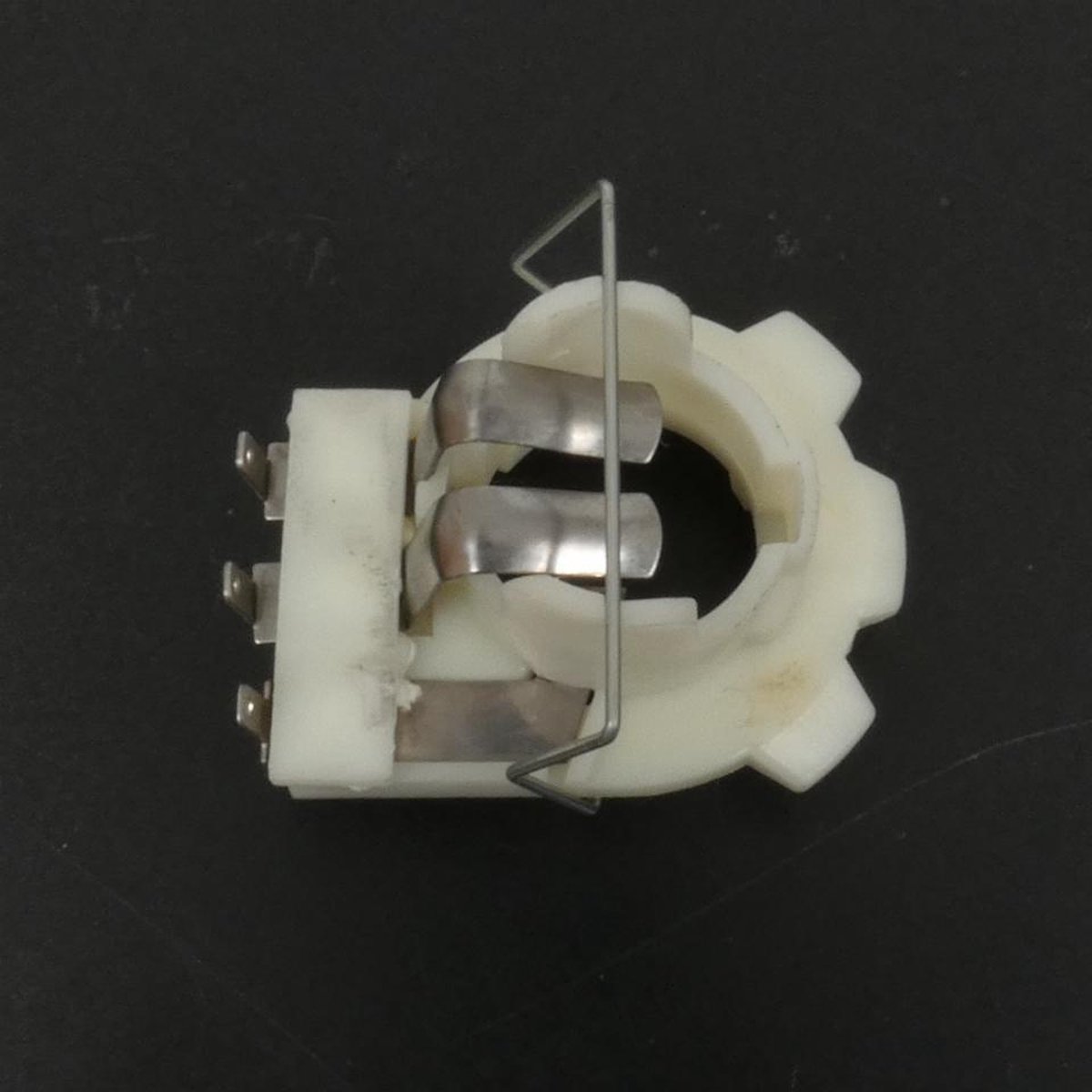 Douille support porte ampoule RMS pour Scooter Yamaha 50 BWS 2004 à 2016 3WG-H4312-00-00 Neuf
