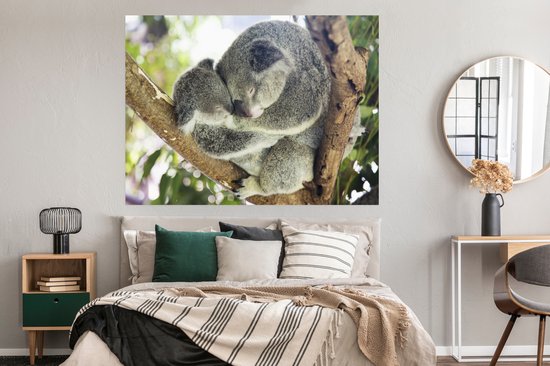 Cuddling koala mother and joey Poster 180x120 cm - Tirage photo sur Poster (décoration murale salon / chambre) / Poster Animaux XXL / Groot format!