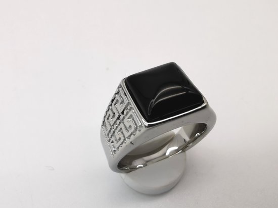RVS Edelsteen Zwart Onyx zilverkleurig Griekse design Ring. Maat 19. Vierkant ringen met beschermsteen. geweldige ring zelf te dragen of iemand cadeau te geven.