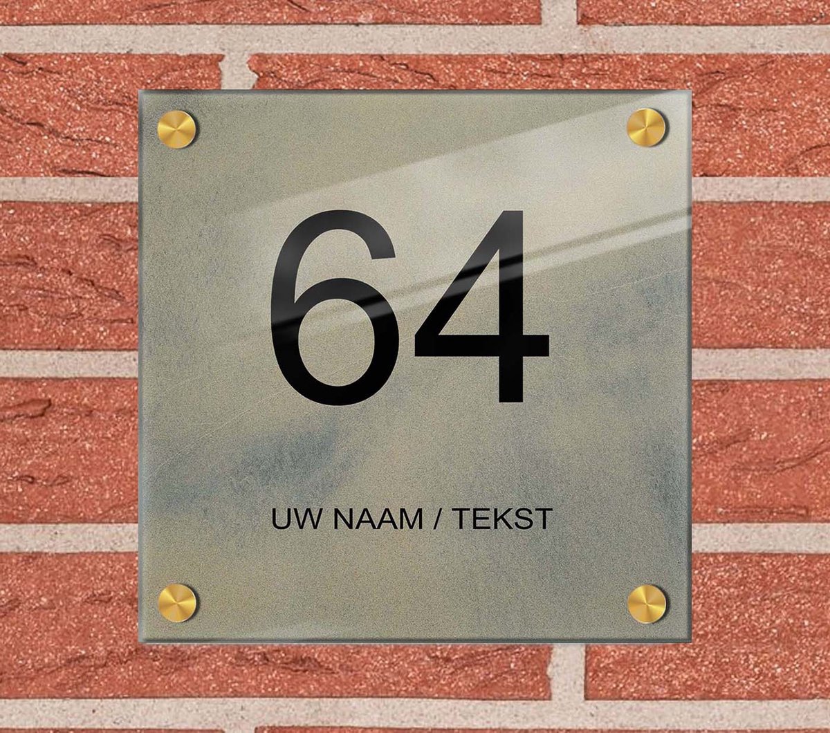 Naambordje voordeur plexiglas 15x15x0,5 cm met goud kleur afstanhouder model 1132 - Huisnummerbordje, naambordjes, naambordje huis, naamplaatjes,  huisnummer bordje, originele naambordjes voordeur, huisnummerbord met naam, originele huisnummer bord