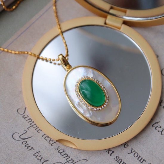 Onyx vert jade naturel de style Royal avec grand pendentif ovale en nacre -  Or vermeil... | bol