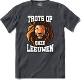 Trots op onze leeuwen - Oranje elftal WK / EK voetbal kampioenschap - bier feest kleding - grappige zinnen, spreuken en teksten - T-Shirt - Heren - Mouse Grey - Maat XXL
