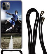 Hoesje met koord Geschikt voor iPhone 11 Pro Max - Voetballer doet een volley - Siliconen - Crossbody - Backcover met Koord - Telefoonhoesje met koord - Hoesje met touw