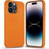 Coverzs Solid silicone case geschikt voor Apple iPhone 14 Pro (oranje) - iPhone 14 Pro hoesje oranje - iPhone 14 Pro case geschikt voor Apple - Luxe siliconen hoesje met 3-laags bescherming