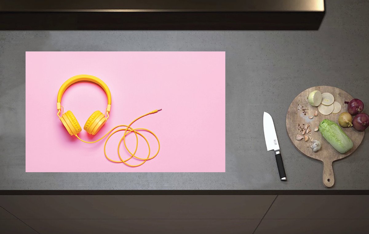 Inductieplaat Beschermer - Gele Headset tegen Roze Achtergrond - 80x52 cm - 2 mm Dik - Inductie Beschermer van Vinyl