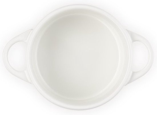 Crèmekleurige Le Creuset mini braadpan, van bovenaf gezien zonder deksel.