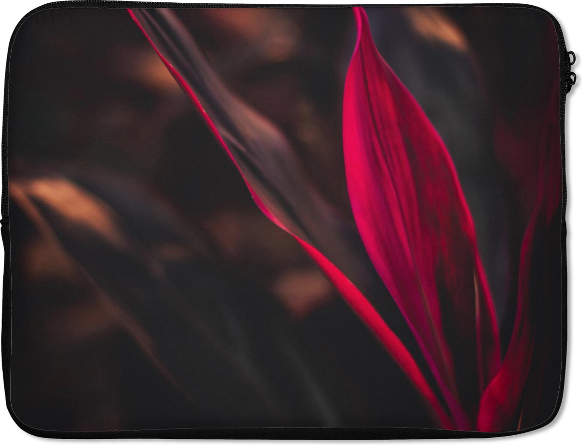 Laptophoes 15.6 inch - Stilleven - Bladeren - Planten - Rood - Laptop sleeve - Binnenmaat 37x26 cm - Zwarte achterkant