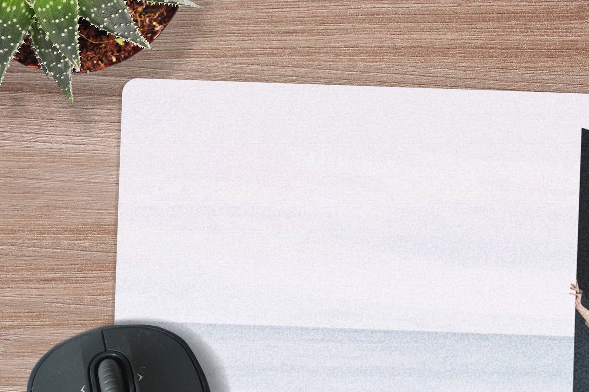 Muismat XXL 90x45 cm - Bureau onderlegger - Bureau mat Vrouw - Trap - Abstract - Deur - Bureaumat - Gaming mousepad xl - Bureaulegger groot - Computer deskmat