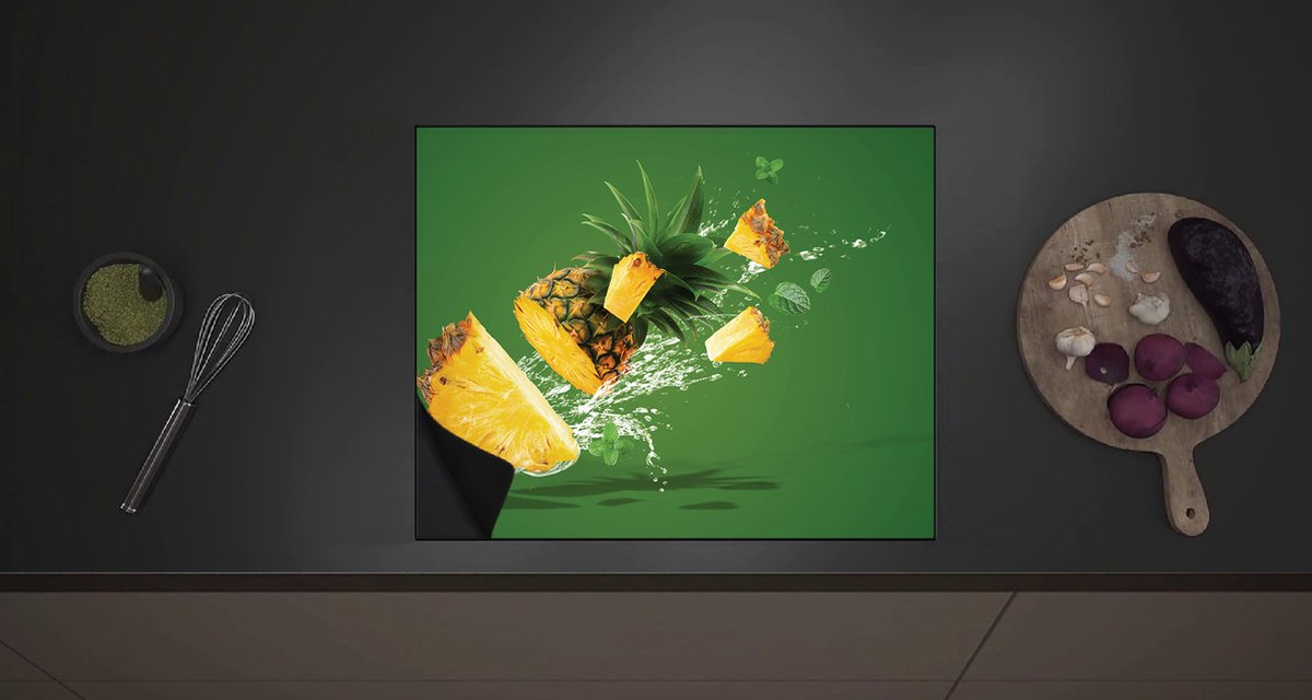 Inductie Beschermer - Gele Ananas in Stukken tegen Groene Achtergrond - 60x52 cm - 2 mm Dik - Inductieplaat Beschermer met zwarte kern
