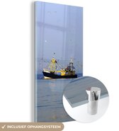 MuchoWow® Glasschilderij 20x40 cm - Schilderij acrylglas - Noordzee - Vissersboot - Vogel - Foto op glas - Schilderijen