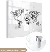 MuchoWow® Glasschilderij 50x50 cm - Schilderij acrylglas - Wereldkaart - Zwart - Wit - Letters - Foto op glas - Schilderijen