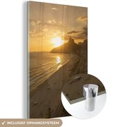 MuchoWow® Glasschilderij 120x180 cm - Schilderij acrylglas - Zonsondergang bij het Zuid-Amerikaanse Ipanema-strand - Foto op glas - Schilderijen