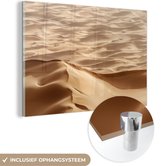 MuchoWow® Glasschilderij 120x80 cm - Schilderij acrylglas - Caravan tussen de Marokkaanse zandduinen in de woestijn bij Erg Chebbi - Foto op glas - Schilderijen