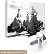 MuchoWow® Glasschilderij 160x120 cm - Schilderij acrylglas - Drie vrouwen die de flamenco dansen - zwart wit - Foto op glas - Schilderijen