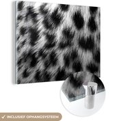 MuchoWow® Glasschilderij 160x120 cm - Schilderij acrylglas - Close-up panterprint - zwart wit - Foto op glas - Schilderijen