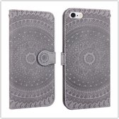 Voor iPhone SE 2020 & 8 & 7 Geperst drukpatroon Horizontale flip PU lederen hoes, met houder & kaartsleuven & portemonnee & & lanyard (grijs)