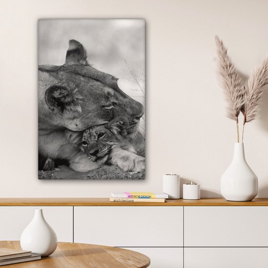 Tableau sur toile Lionne - Lionceau - Zwart - 60x90 cm - Décoration murale