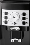 Detail van het bedieningspaneel van de zwarte De'Longhi Magnifica S espressomachine.