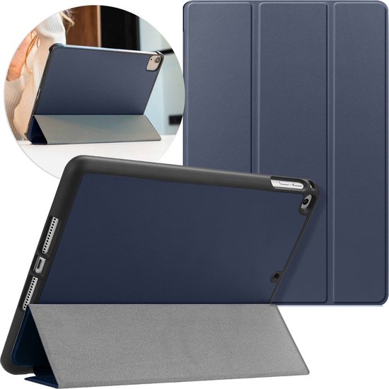 Foto: Imoshion tablet hoes geschikt voor ipad air 2 2014 ipad air 1 2013 ipad 6 2018 9 7 inch ipad 5 2017 9 7 inch imoshion trifold bookcase donkerblauw