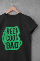 Shirt - Reel cool dad - Wurban Wear | Grappig shirt | Leuk cadeau | Unisex tshirt | Vissen | Grappig shirt voor vissers | Vis shirt | Visspullen | Kunstaas | Wit & Zwart
