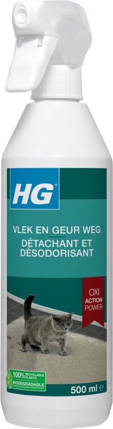 Witte spuitfles met groen-blauw label: 'HG VLEK EN GEUR WEG VOOR KATTEN', met een afbeelding van een kat op een tapijt. 'Oxi Action Power'. 500 ml.