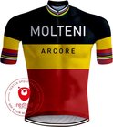 Fietsshirt met Molteni Arcore opdruk in zwart, geel en rood, met gekleurde banden op de mouwen