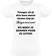 Drie keer niezen in coronatijd dames t-shirt | verkoudheid | mooi weer | corona virus | Wit