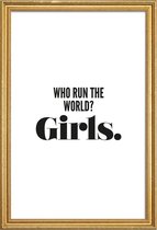 JUNIQE - Poster met houten lijst Run Girls -20x30 /Wit & Zwart