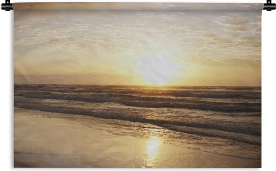Wandkleed Zonsondergang op het strand - De zon staat op het punt onder te gaan langs de kust Wandkleed katoen 120x80 cm - Wandtapijt met foto