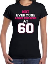 Not everyone looks this good at 60 cadeau t-shirt zwart voor dames - 60 jaar verjaardag kado shirt / outfit 2XL