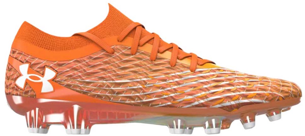 Oranje Under Armour Magnetico Elite 5 FG voetbalschoenen, ontworpen voor persoonlijke pasvorm en stevige grip.