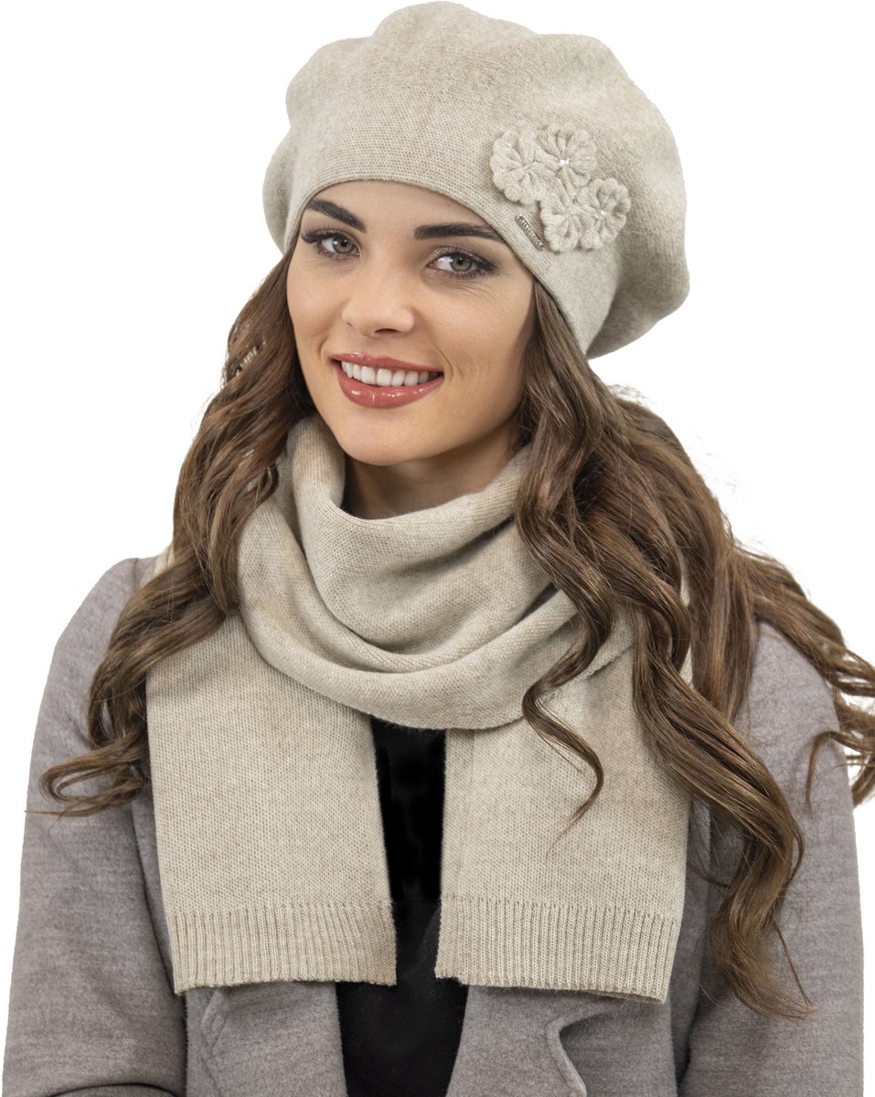 Vivisence Dames Winter Set Baret En Sjaal - Wolmix Gebreid Met Applicatie Op De Voorkant En Perfecte Pasvorm - Heerlijk Warm En Comfortabel Voor Dagelijks Gebruik Tijdens Koude Winterdagen - Beige