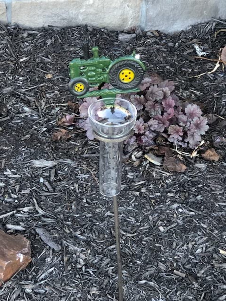 Regenmeter voor tractor en tuin met 5" breedte en 31" hoogte