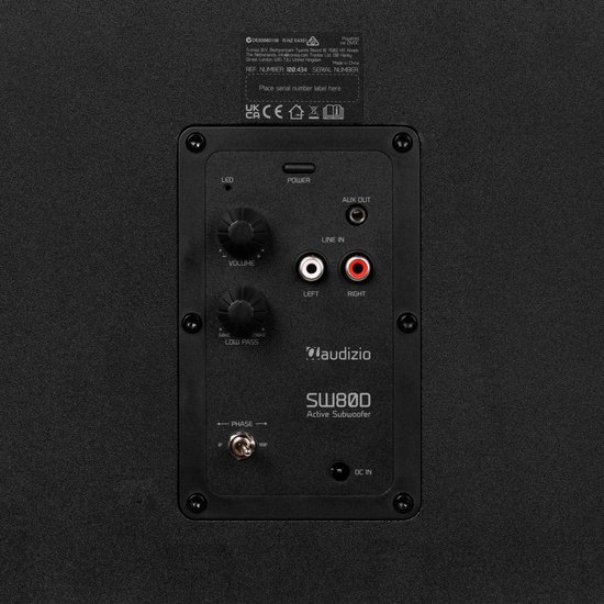 Achterpaneel van de Audizio SW800 actieve subwoofer met bedieningselementen.