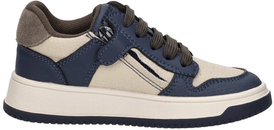 Zijzicht van een blauwe lage sneaker met beige en bruine accenten. Donkerblauwe veters en witte zool.