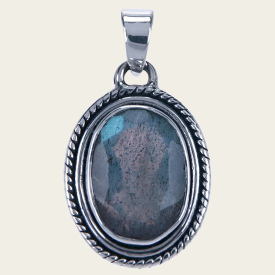 Pendentif ovale à facettes en labradorite argentée