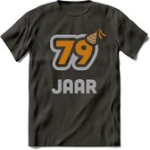 79 Jaar Feest T-Shirt | Goud - Zilver | Grappig Verjaardag Cadeau Shirt | Dames - Heren - Unisex | Tshirt Kleding Kado | - Donker Grijs - M