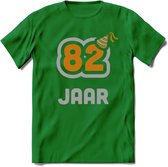 82 Jaar Feest T-Shirt | Goud - Zilver | Grappig Verjaardag Cadeau Shirt | Dames - Heren - Unisex | Tshirt Kleding Kado | - Donker Groen - M