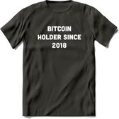 BTC Holder Since 2018- Crypto T-Shirt Kleding Cadeau | Dames / Heren / Unisex | Bitcoin / Ethereum shirt | Grappig Verjaardag kado | BTC Tshirt Met Print | - Donker Grijs - 3XL