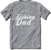 Fishing Dad - Vissen T-Shirt | Aqua | Grappig Verjaardag Vis Hobby Cadeau Shirt | Dames - Heren - Unisex | Tshirt Hengelsport Kleding Kado - Donker Grijs - Gemaleerd - 3XL