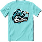 Fishing - Vissen T-Shirt | Grappig Verjaardag Vis Hobby Cadeau Shirt | Dames - Heren - Unisex | Tshirt Hengelsport Kleding Kado - Licht Blauw - XXL
