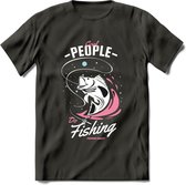 Cool People Do Fishing - Vissen T-Shirt | Roze | Grappig Verjaardag Vis Hobby Cadeau Shirt | Dames - Heren - Unisex | Tshirt Hengelsport Kleding Kado - Donker Grijs - XL