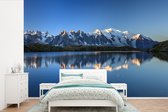 Behang - Fotobehang De Mont Blanc vanaf het meer Chesery - Breedte 450 cm x hoogte 300 cm